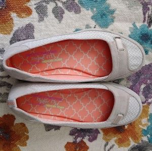 Skechers spectrum (natural color) shoe